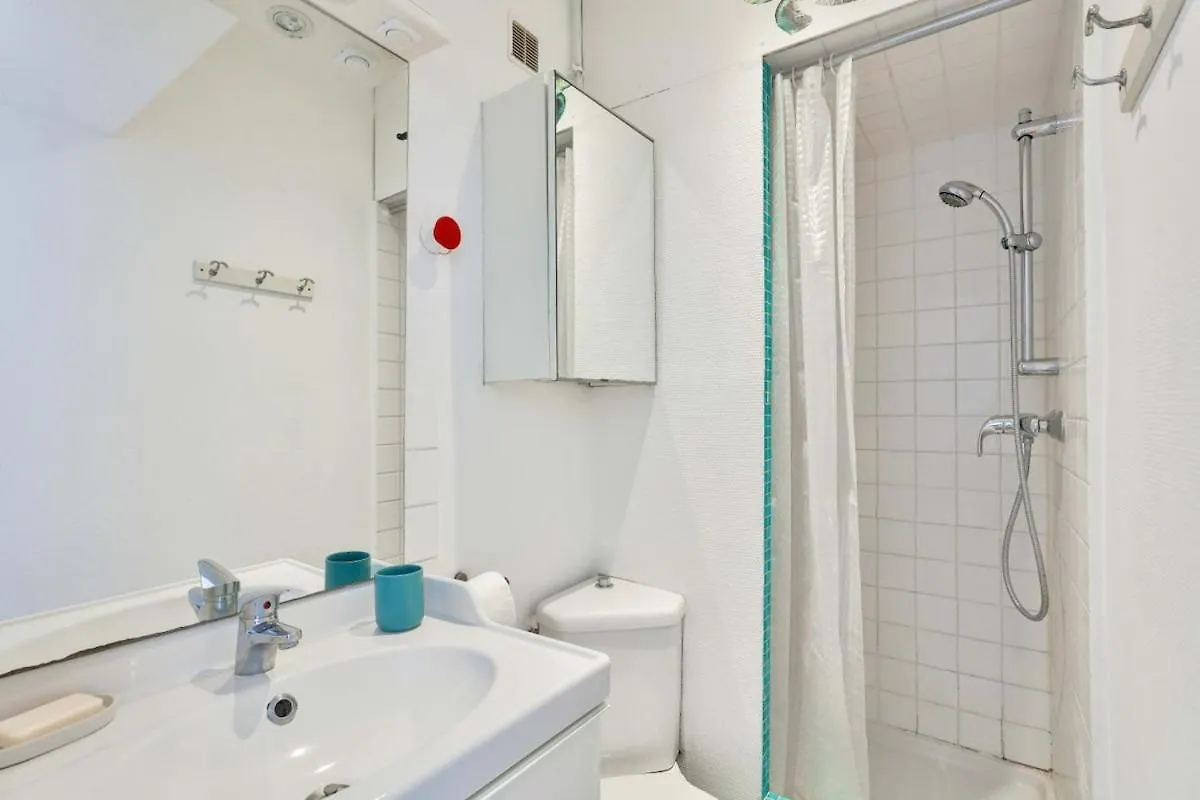 Studio Near Pere Lachaise Cemetery باريس 0*,